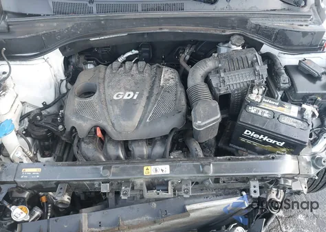 2016 Hyundai Santa Fe Sport 2.4L z USA, uszkodzony, nr VIN 5XYZUDLB6GG365528